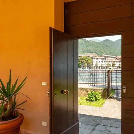 Casa Anna アパート パラーティコ